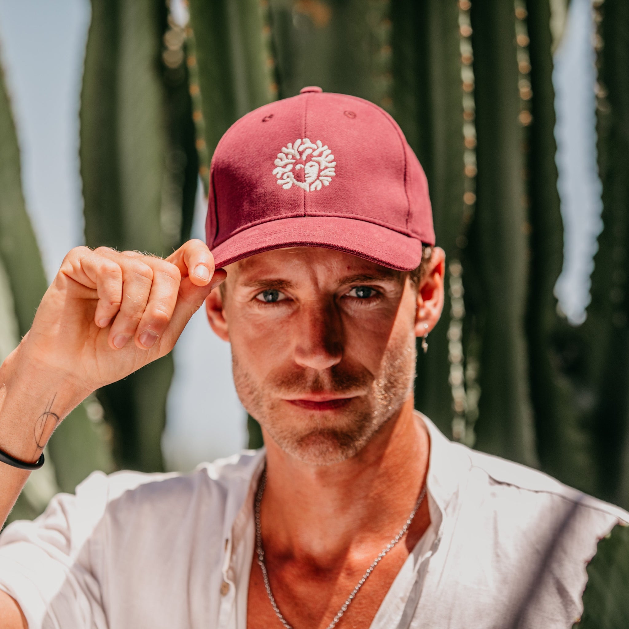 BastianBeachBarcelona_Gorra bordo
